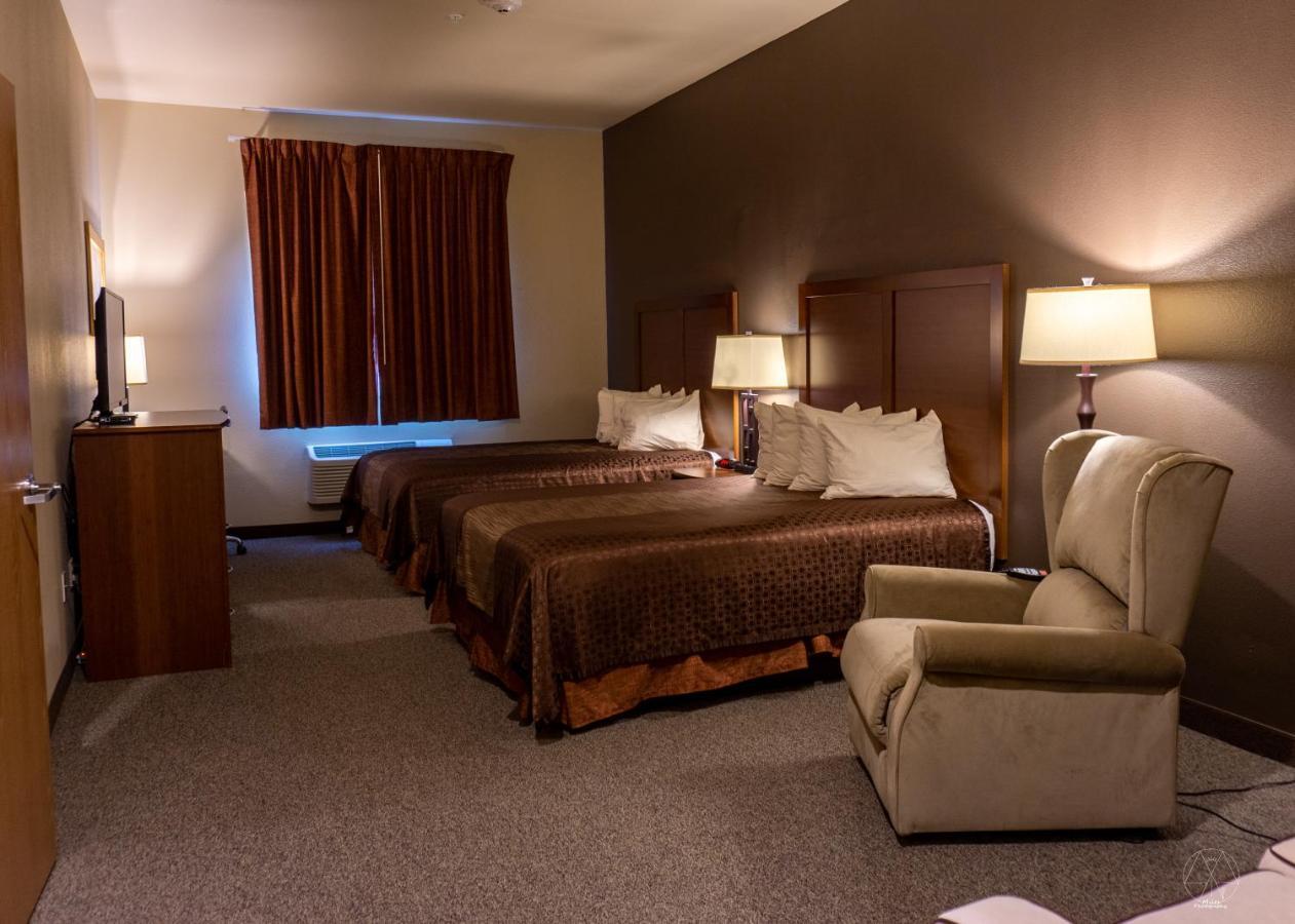 & Convention Center Hotel